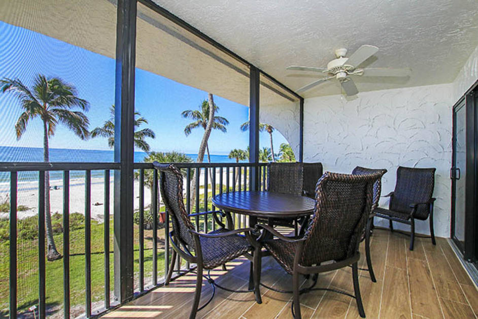 2 Bedroom Beautiful Beachfront view